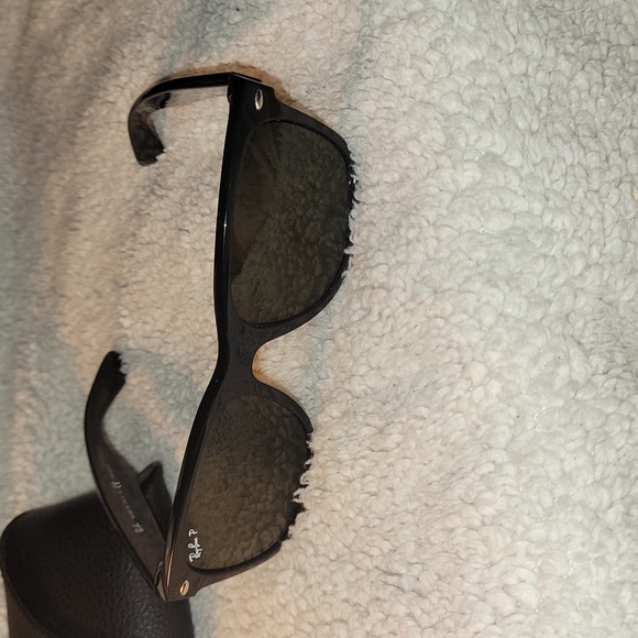 RAY BAN UNISEX New Wayfarer Polarized Sunglasses - Picture 4 of 9